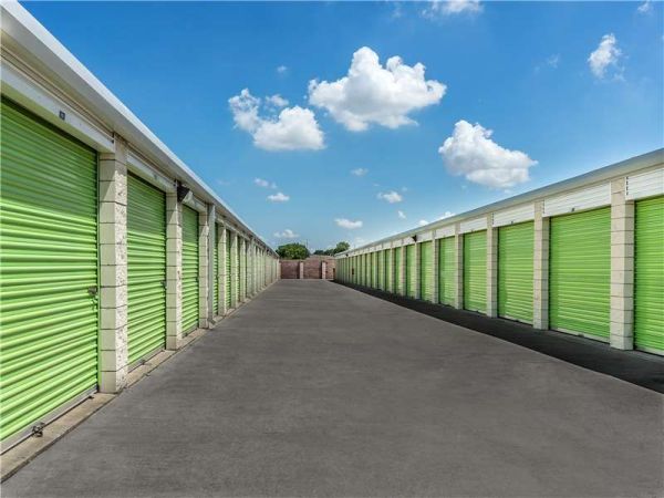 Extra Space Storage - 1617 - Dallas - Walton Walker Blvd - 2814 South Walton Walker Boulevard