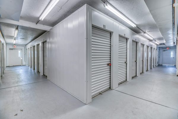 Mr. Storage - South Toledo - 3770 South Detroit Avenue