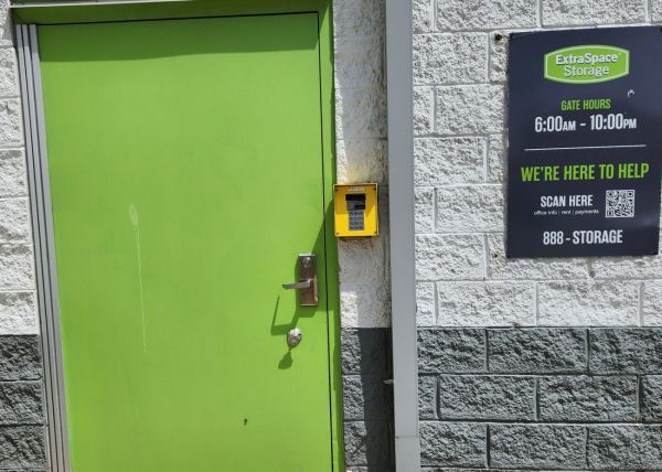 Extra Space Storage - 0685 - Chicago - W Fullerton Ave - 2100 West Fullerton Avenue