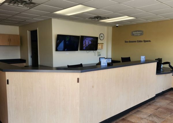 Extra Space Storage - 0685 - Chicago - W Fullerton Ave - 2100 West Fullerton Avenue