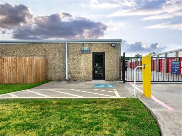 Extra Space Storage - 8703 - Denton - Frame Street - 816 Frame Street