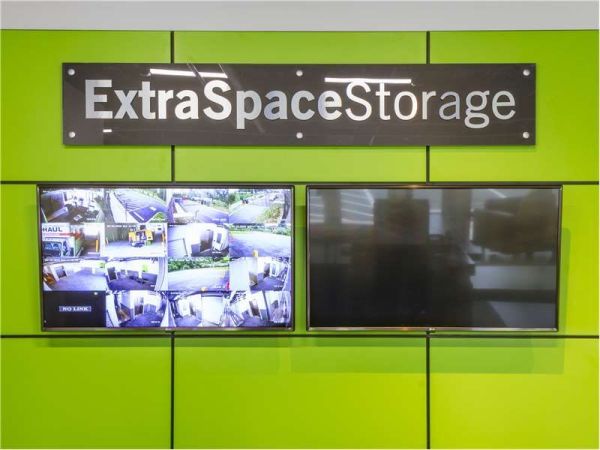 Extra Space Storage - 1878 - Manassas - Oak Street - 8130 Oak Street