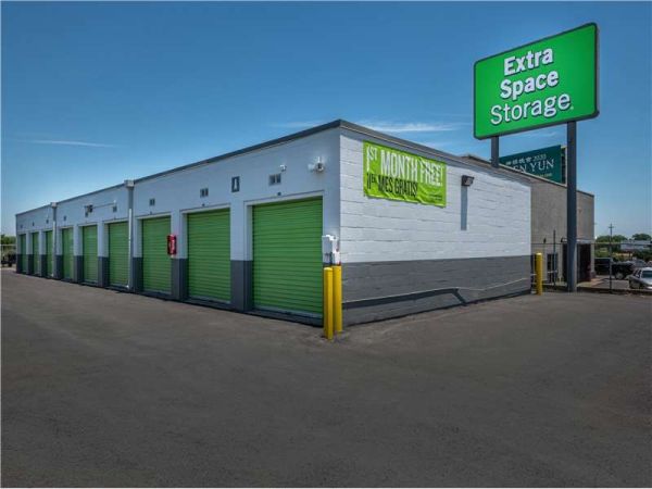 Extra Space Storage - 0785 - Dallas - Fort Worth Ave - 1931 Fort Worth Avenue