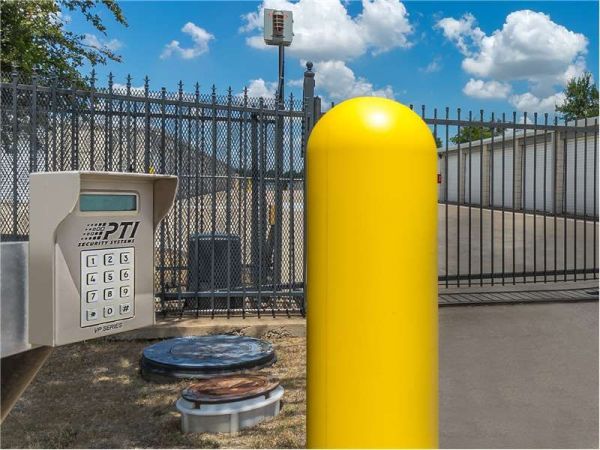 Extra Space Storage - 1606 - Dallas - Clark Rd - 8441 Clark Road