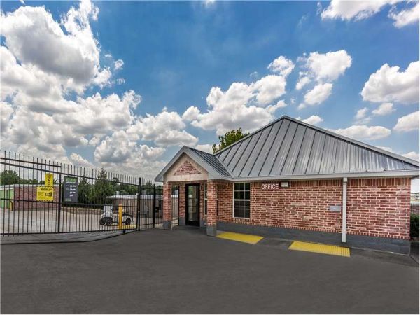 Extra Space Storage - 1618 - Dallas - Lyndon B Johnson Freeway - 39050 Lyndon B Johnson Freeway