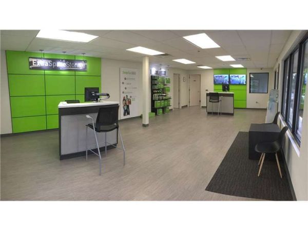 Extra Space Storage - 1302 - Austin - Burnet Rd - 6412 Burnet Road