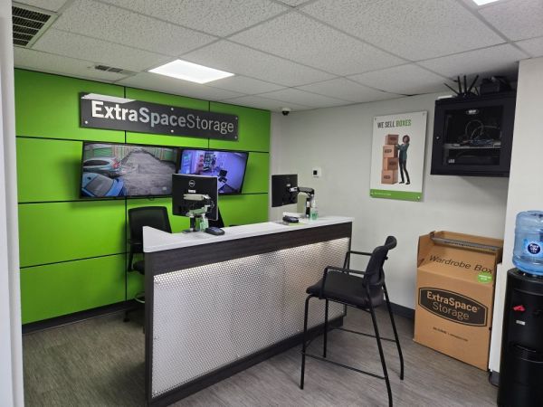 Extra Space Storage - 1326 - San Antonio - Westchase Dr - 7820 Westchase
