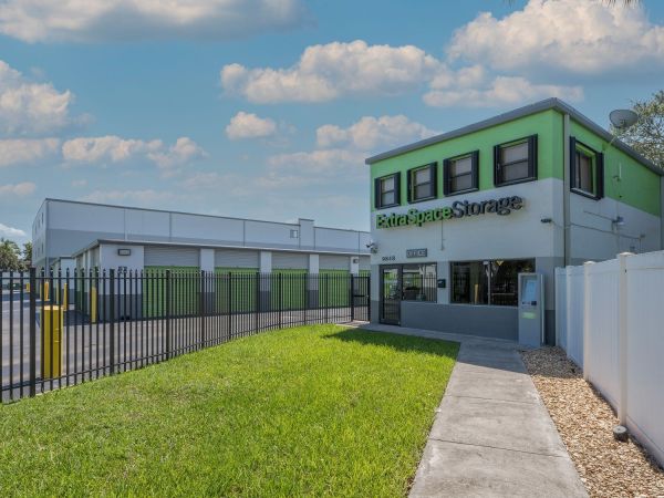 Extra Space Storage - 0254 - Miami - Coral Way - 9848 Coral Way