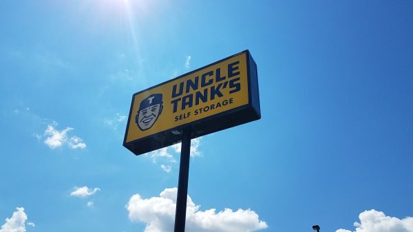 Uncle Tank's Self Storage - 885 West Henri De Tonti Boulevard