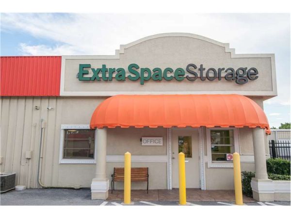 Extra Space Storage - 8515 - Naples - Airport Pulling Road North - 571 Airport-Pulling Road