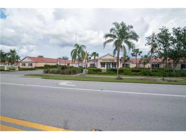 Extra Space Storage - 1638 - Naples - Goodlette Road - 10550 Goodlette-frank Road