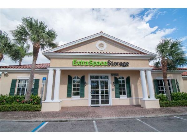 Extra Space Storage - 1638 - Naples - Goodlette Road - 10550 Goodlette-frank Road