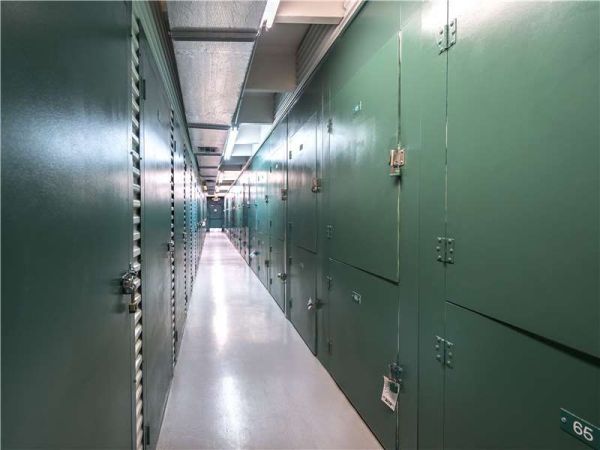 Extra Space Storage - 0277 - Miami Gardens - 17531 NW 2nd Ave - 17531 Northwest 2nd Avenue