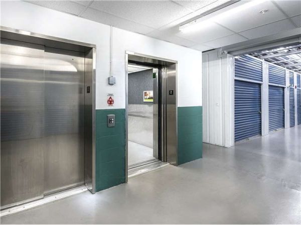 Extra Space Storage - 0545 - Tampa - W Cleveland St - 2301 West Cleveland Street