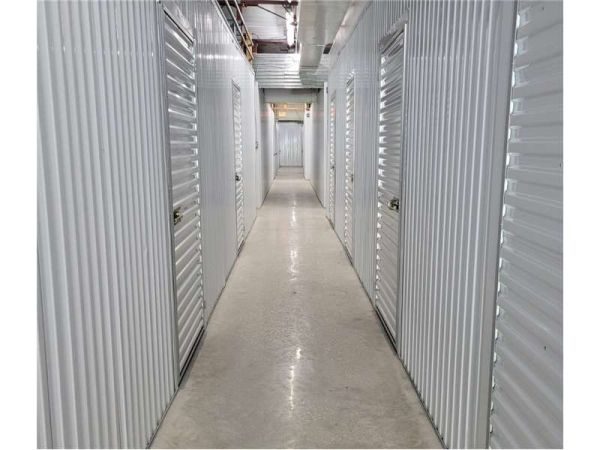 Extra Space Storage - 8188 - Tampa - W Hillsborough Ave - 4105 West Hillsborough Avenue