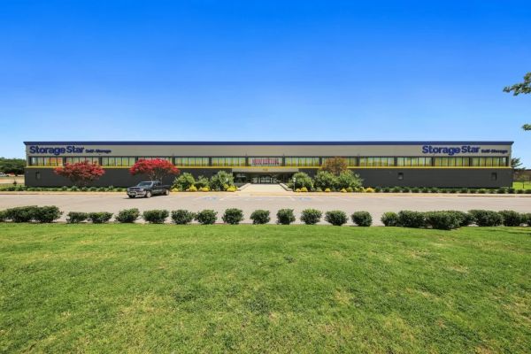 Storage Star Dallas - Forest - 2812 Forest Lane