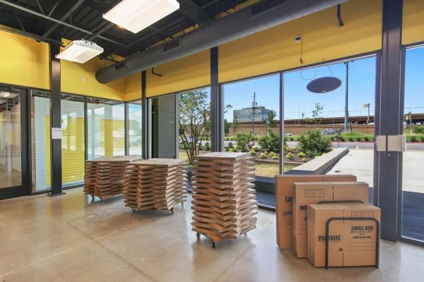 Storage Star Dallas - Forest - 2812 Forest Lane