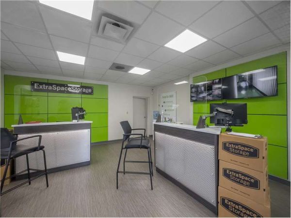 Extra Space Storage - 1333 - Orlando - Hunters Creek - 13125 South John Young Parkway