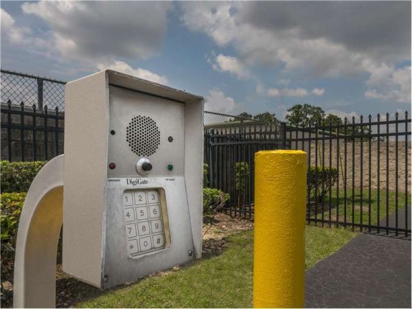 Extra Space Storage - 8439 - Orlando - 1420 N Orange Blossom Trail - 1420 North Orange Blossom Trail