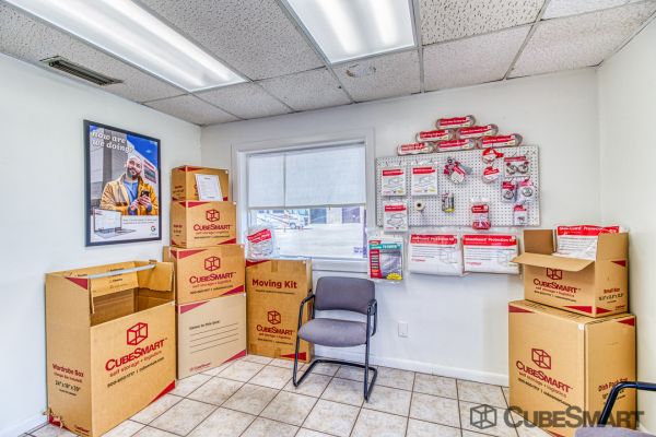 CubeSmart Self Storage - Lakeland - 3345 E Memorial Blvd - 3345 US-92 E