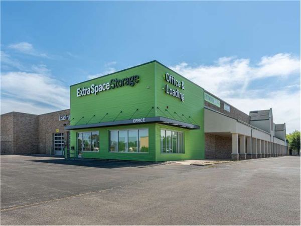 Extra Space Storage - 7240 - Zion - Sheridan Rd - 3355 Sheridan Road