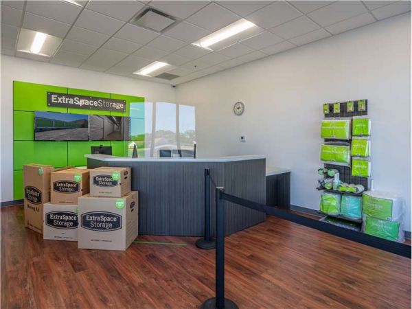 Extra Space Storage - 7240 - Zion - Sheridan Rd - 3355 Sheridan Road
