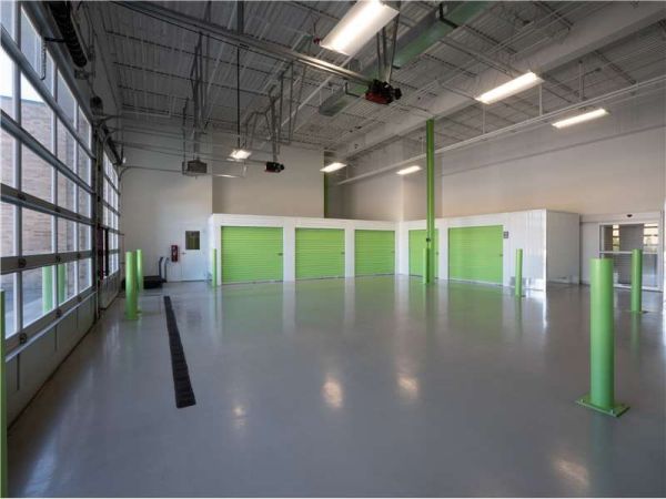 Extra Space Storage - 7240 - Zion - Sheridan Rd - 3355 Sheridan Road
