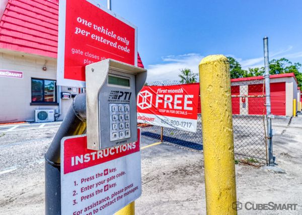 CubeSmart Self Storage - North Charleston - 5850 Rivers Ave - 5850A Rivers Avenue