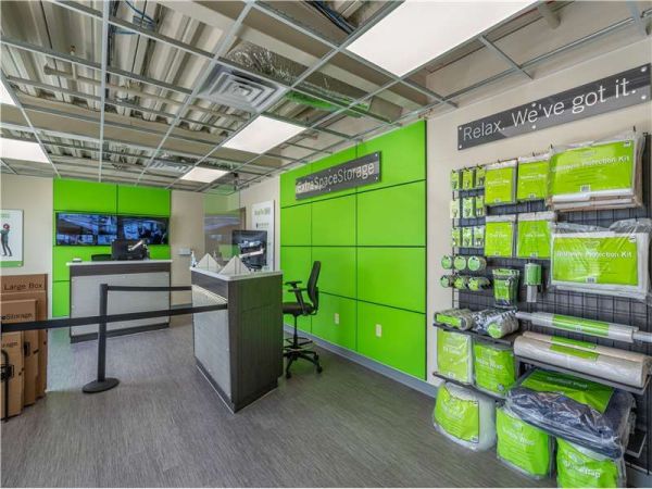 Extra Space Storage - 8940 - Santa Fe - Vegas Verdes Dr - 1410 Vegas Verdes Drive