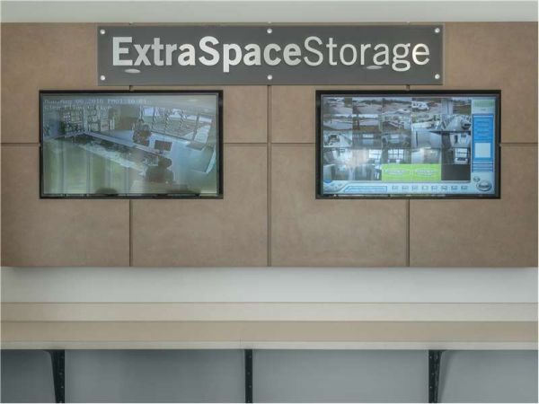 Extra Space Storage - 8803 - Glen Ellyn - Main Street - 1N372 Main Street