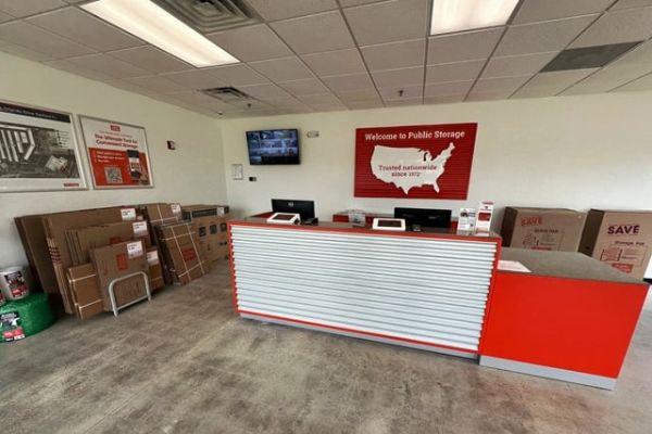Public Storage - Sanford - 2905 South Orlando Drive - 2905 South Orlando Drive