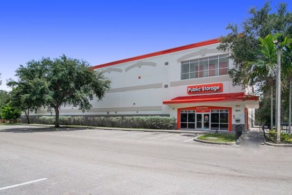 Public Storage - Pembroke Pines - 1611 S Douglas Road - 1611 S Douglas Road