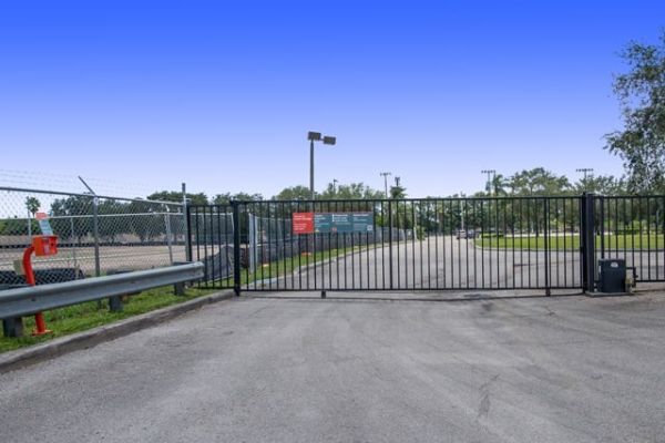 Public Storage - Pembroke Pines - 1611 S Douglas Road - 1611 S Douglas Road