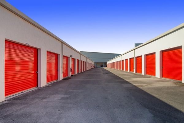 Public Storage - Hollywood - 9495 Sheridan Street - 9495 Sheridan Street