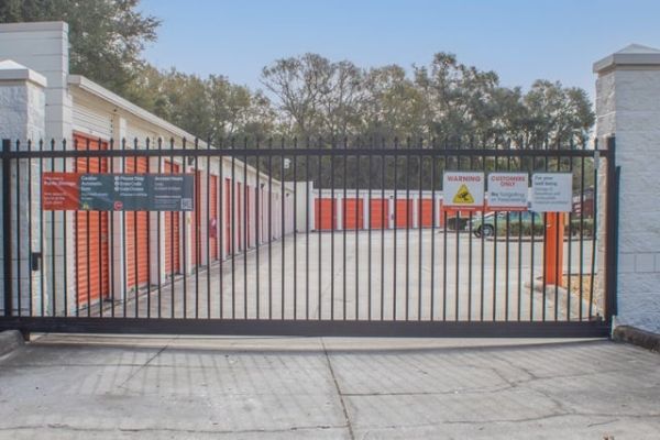 Public Storage - Tampa - 6286 W Waters Ave - 6286 W Waters Ave