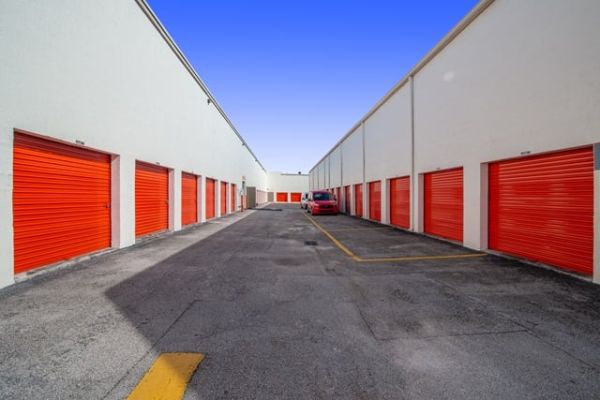 Public Storage - Miami Gardens - 1875 NW 167th St - 1875 NW 167th St
