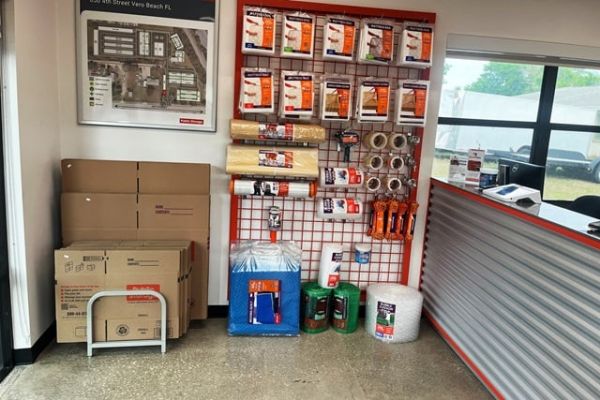 Public Storage - Vero Beach - 650 4th St - 650 4th St