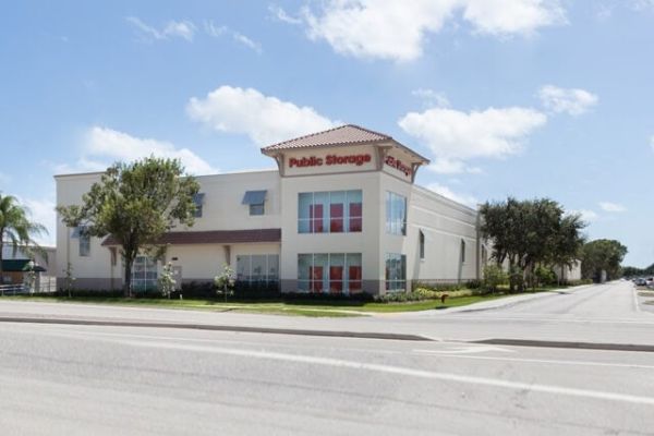 Public Storage - Boca Raton - 1900 NW 1st Court - 1900 NW 1st Court