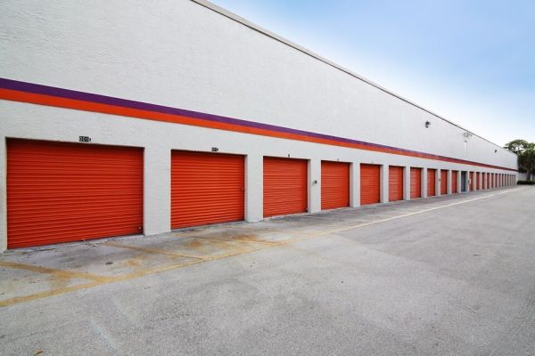 Public Storage - Coconut Creek - 6050 N State Rd 7 - 6050 N State Rd 7