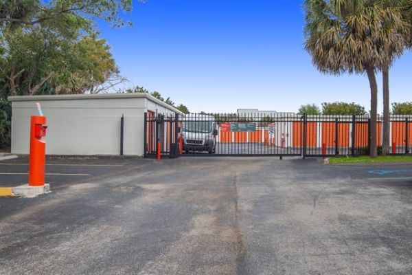 Public Storage - Deerfield Beach - 1375 W Hillsboro Blvd - 1375 W Hillsboro Blvd