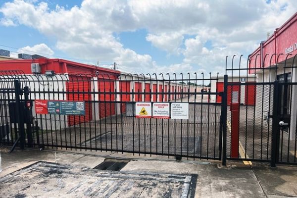 Public Storage - Houston - 12335 Bellaire Blvd - 12335 Bellaire Blvd