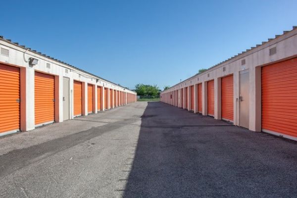 Public Storage - Houston - 9030 North Freeway - 9030 North Freeway