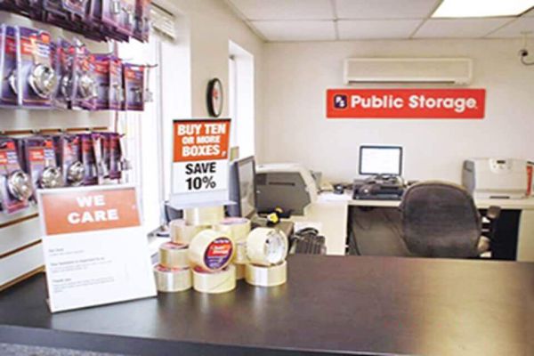 Public Storage - Houston - 17050 North Freeway - 17050 North Freeway