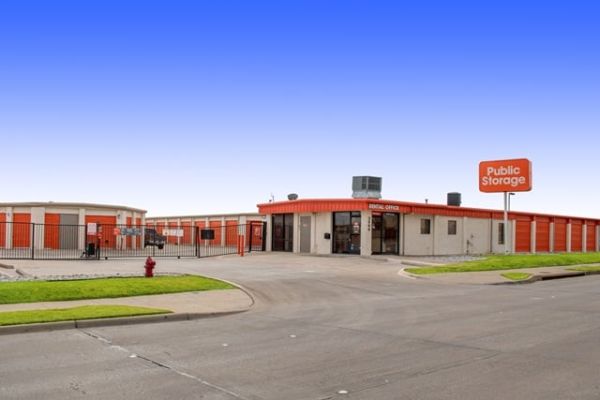 Public Storage - Plano - 3500 E 14th Street - 3500 E 14th Street