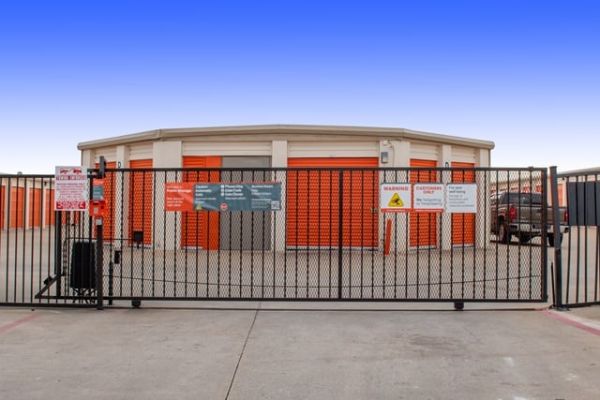 Public Storage - Plano - 3500 E 14th Street - 3500 E 14th Street