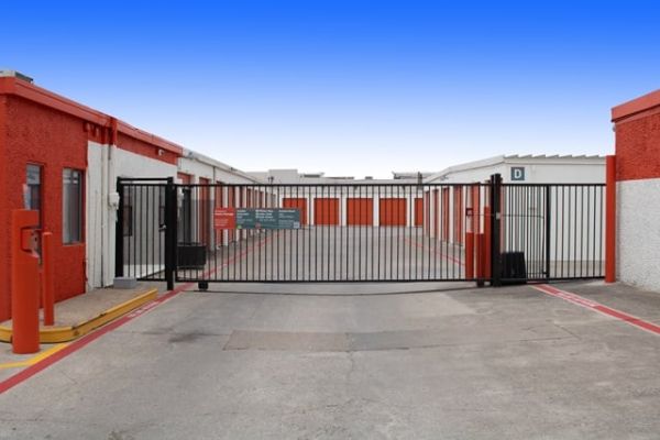 Public Storage - Plano - 3401 K Ave - 3401 Avenue K