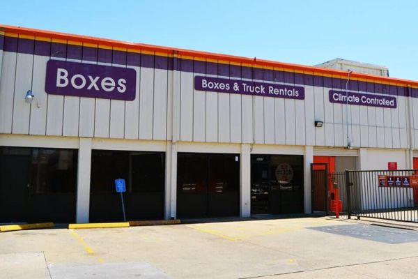 Public Storage - Houston - 5685 De Soto Drive - 5685 De Soto Drive