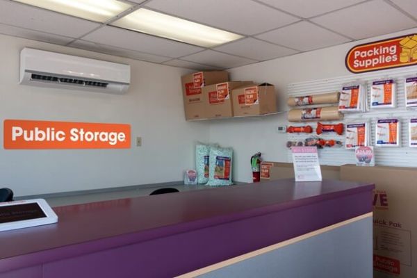 Public Storage - Fort Worth - 5204 McCart Ave - 5204 McCart Ave