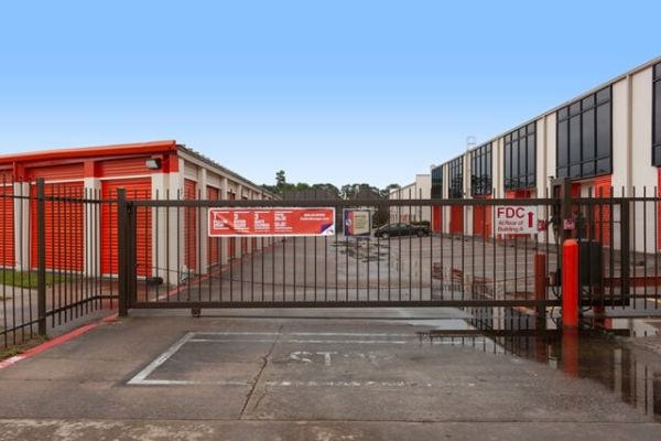 Public Storage - Houston - 10944 Millridge North Drive - 10944 Millridge North Drive