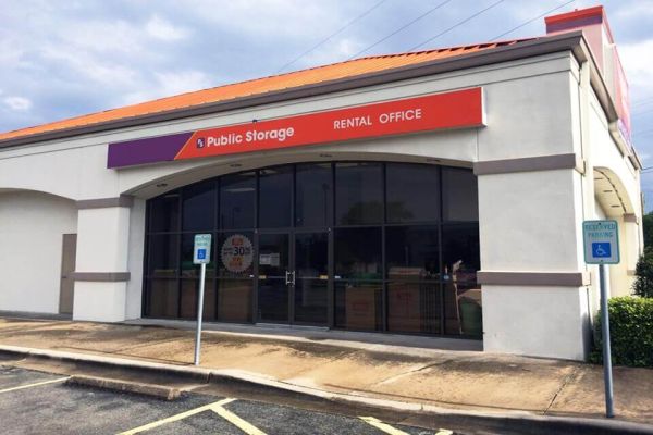 Public Storage - Austin - 10931 Research Blvd - 10931 Research Blvd